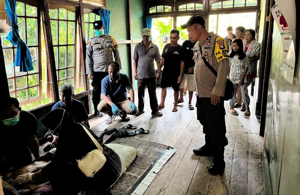 Seorang Kakek Ditemukan Meninggal Gantung Diri, Polisi : Tidak Ada Tanda Kekerasan, Keluarga Ikhlas