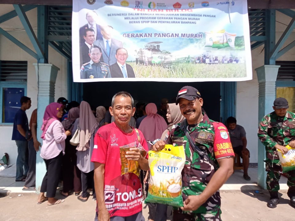 Di Tengah Isu Kelangkaan, Kodim 1204 Sanggau Gelar GPM di Tayan, Warga Senang Bawa Pulang Beras dengan Harga Terjangkau