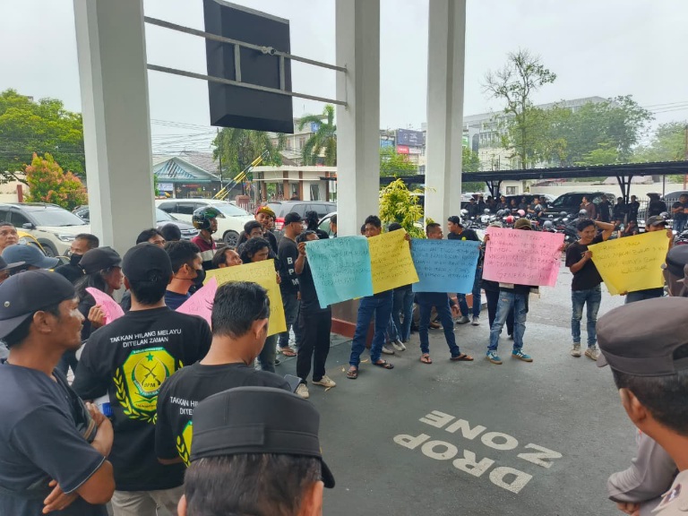 Geram di Bumi Khatulistiwa, BPM Kalbar Gugat Keadilan atas Vonis Bebas Koruptor