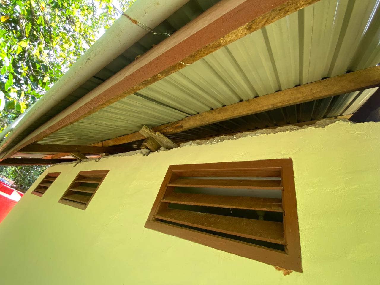 Pelaksana Proyek SDN 54 Mensarang Klaim Pekerjaan Sesuai Kontrak, Siap Lakukan Perbaikan